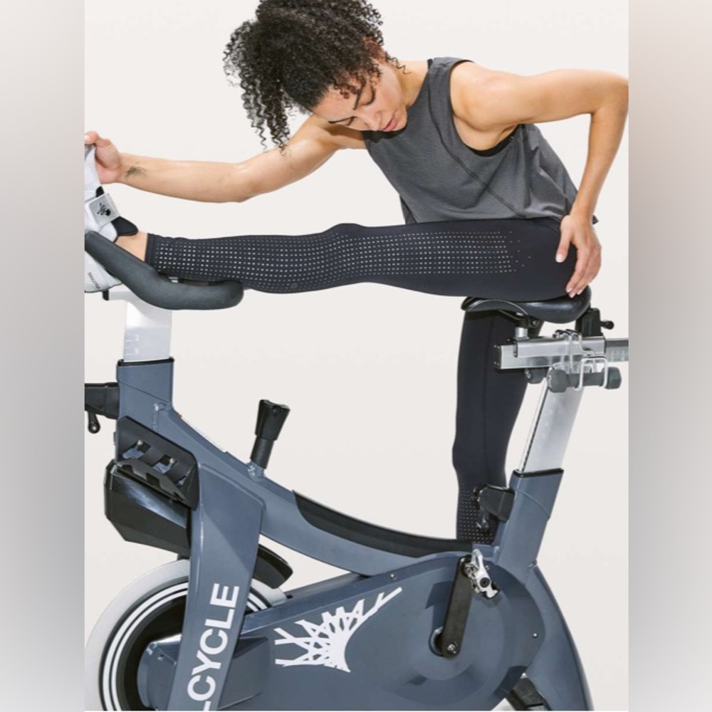 NWOT Lululemon Ride & Reflect Tight 28" *lululemon X SoulCycle in Black